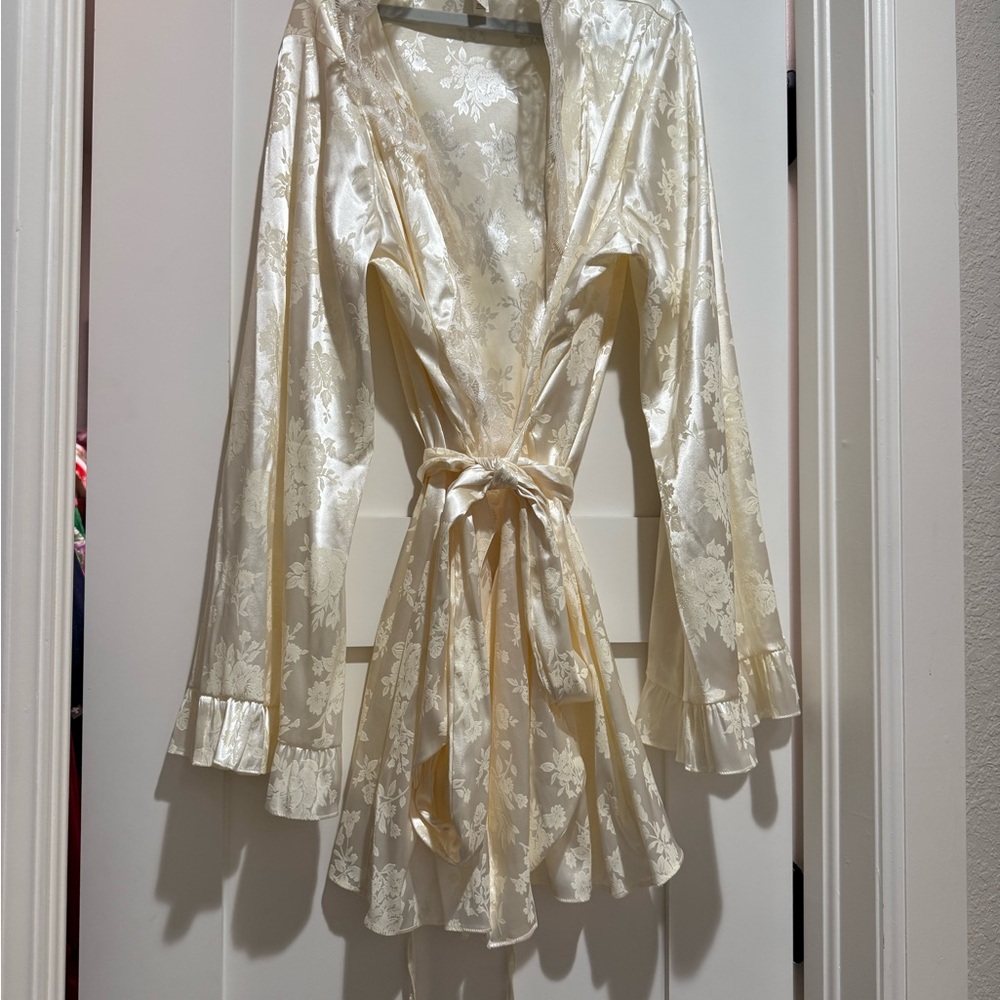 For Love And Lemons Audrey Floral Satin Robe